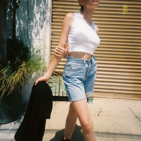 Brandy Melville Addison Shorts - Picture 4 of 4
